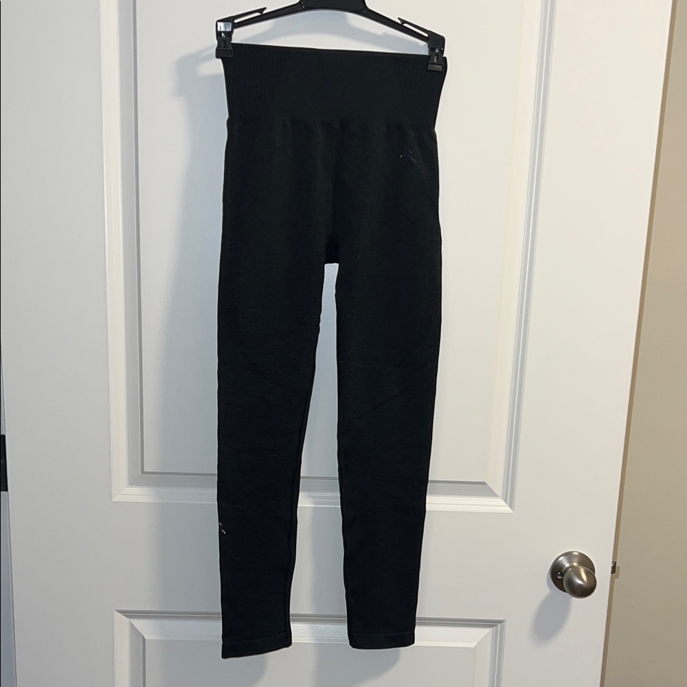 Oner Active Classic Seamless Leggings
Black Marl-Medium
Short Length